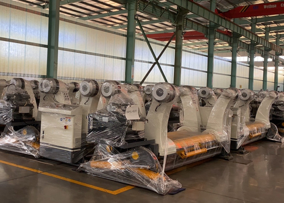 Chine Longue durée ondulée hydraulique de machine de fabrication de cartons de support de petit pain de moulin de Shaftless fournisseur